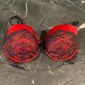 NWOT, Victoria’s Secret Push-Up Bra, Red & Black Lace, Size: 32DD
